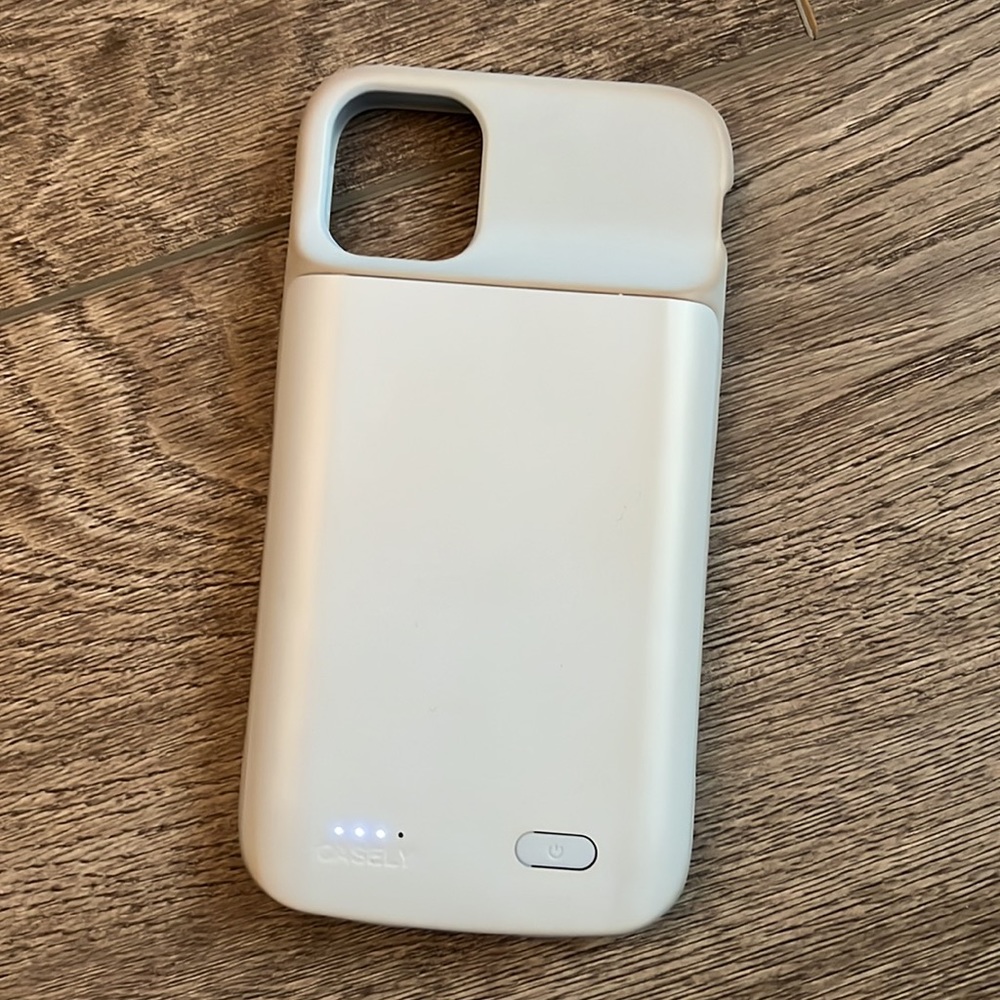 Casely Power 2.0 Battery-powered charging case - Picture 2 of 4